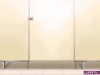 Hentai namorada fica fodido a partir de atrás em público quarto de banho