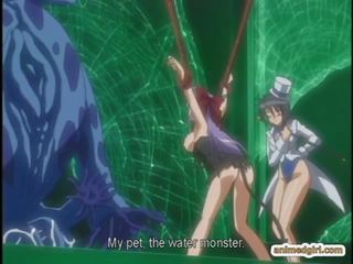 Fanget anime blir squeezed henne bigtits og rumpe knullet av tentacles