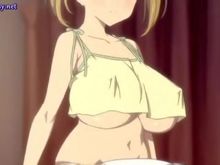 Anime schnecke mit massiv brüste