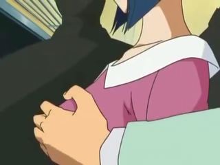 Suveren dukke var skrudd i offentlig i anime