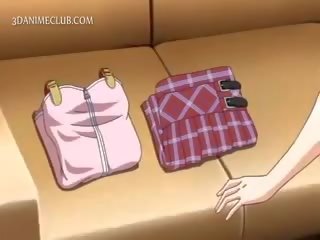 Ντροπαλός/ή hentai κούκλα σε apron άλμα λαχτάρα πέος σε κρεβάτι